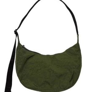 Bay Laurel Medium Crescent Baggu